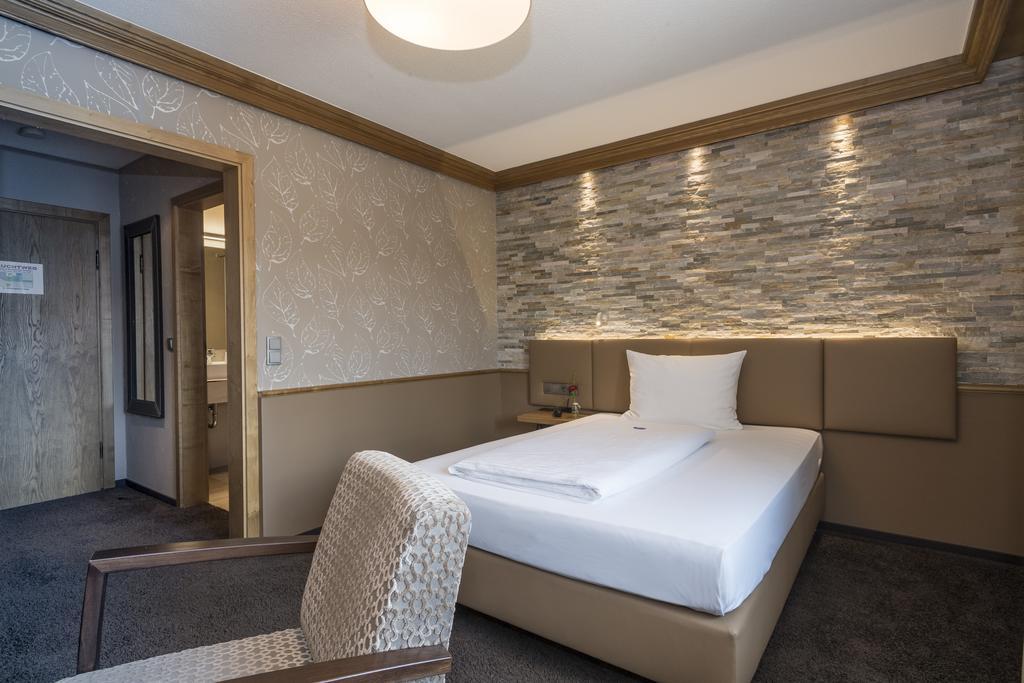 Hotel & Restaurant Becher Donzdorf Экстерьер фото